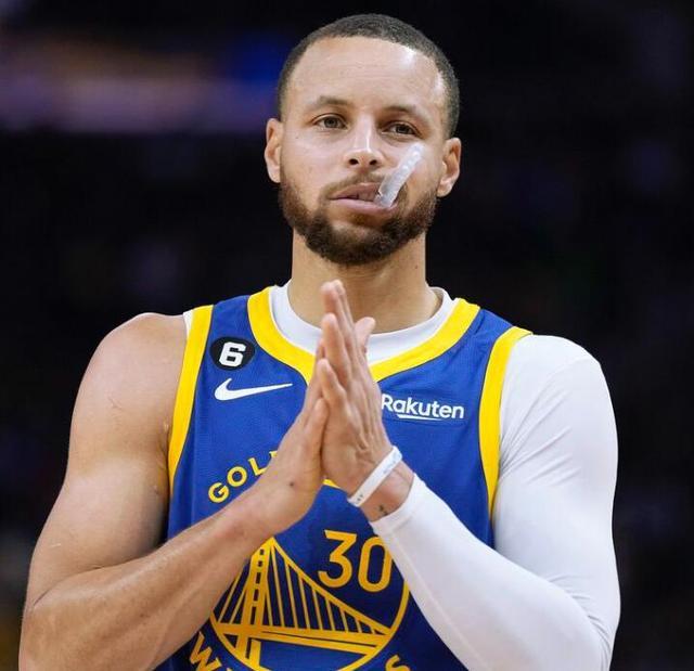 亚特兰大vs热那亚首发：卢克曼替补！德凯特拉雷、卡博尼在列（亚特兰大战热那亚首发出炉：德凯特拉雷、卡博尼入选，卢克曼替补待命）