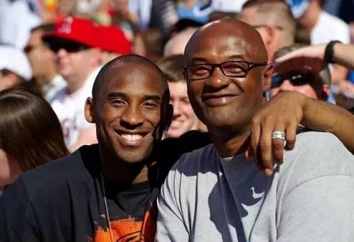 本赛季卡斯尔出战时马刺12胜4负，他场均砍18+7+6（卡斯尔登场时马刺本季12胜4负，个人场均18分7篮板6助攻）