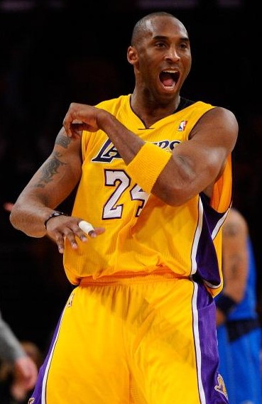 把青岛西海岸的口号带到诺坎普球场！战斗青岛队！ ...（让青岛西海岸的口号响彻诺坎普，战斗吧青岛队！）