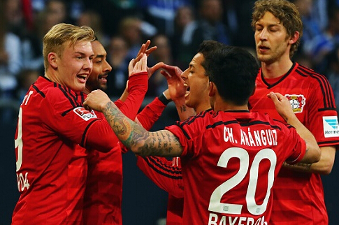 格纳布里传射建功助拜仁3比1胜葡萄牙体育（格纳布里传射发威，拜仁3-1击败葡萄牙体育）