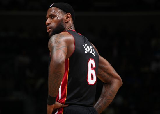 科尔：格林将在当地时间周日归队，但能否出战尚待队医决定（科尔：格林将于当地时间周日归队，是否出战待队医评估）