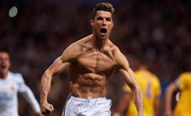 NBA漫谈｜十大不可思议的神仙球！灌篮变妙传，背对篮筐也能绝杀！（NBA随谈｜十大匪夷所思的神级进球：扣篮化助攻，背身也能绝杀！）