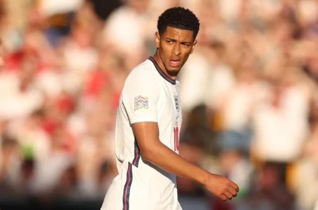 日职乙战报：富山胜利4-1完胜秋田，末轮奇迹保级（日乙收官：富山胜利4-1力克秋田，压哨奇迹保级）