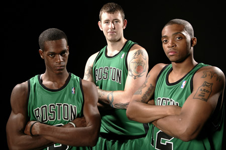 足球报：法比奥已与国安续约至26年底；国安将全主力出征越南（足球报：法比奥与国安续约至2026年底，国安将以全主力远征越南）