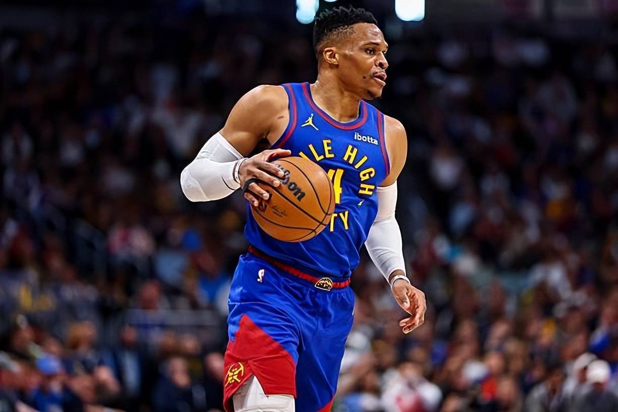 太难了！湖人找回手感外线接连命中 但火箭阿门小贾冲垮湖人防线（湖人外线回暖连连命中，仍被火箭阿门、小贾强突打穿防线）