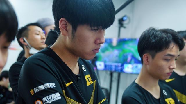 许多年轻球 许多年轻球